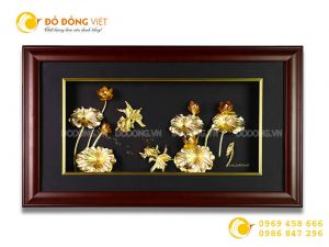 Tranh hoa sen vàng lá 24k kích thước 42 x 80 cm