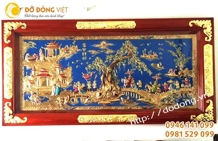 Bức tranh đồng vinh quy bái tổ 120x230cm khung gỗ gụ, bọc hoa văn đồng tinh tế treo phòng khách gia đình