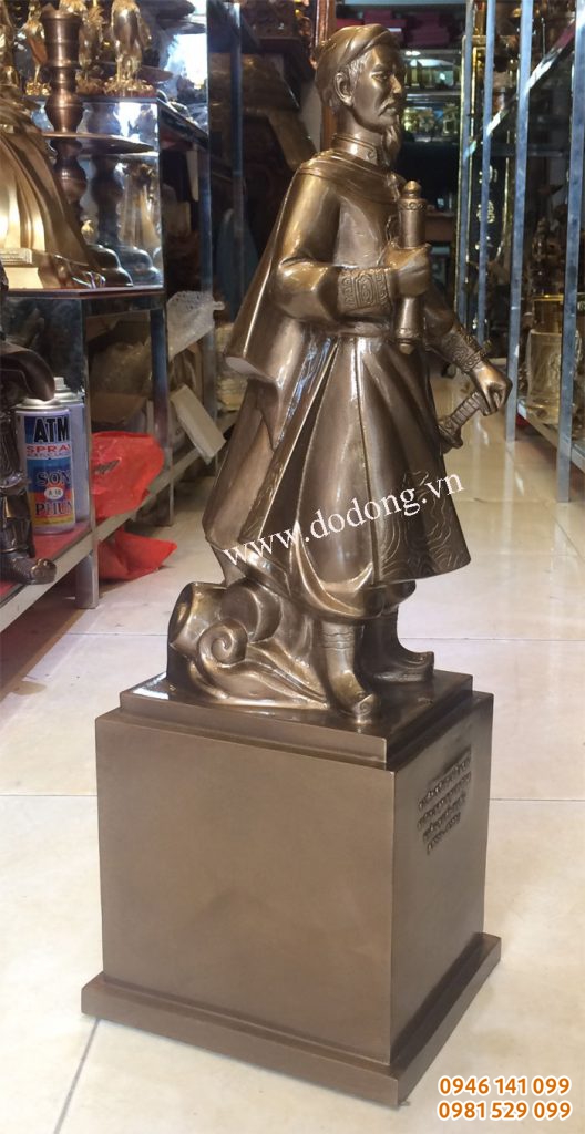 đúc trần hưng đạo