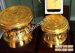 Trống đồng mạ vàng quà tặng vip