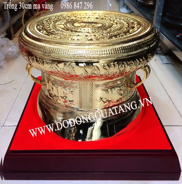 Trống đồng mạ vàng quà tặng vip