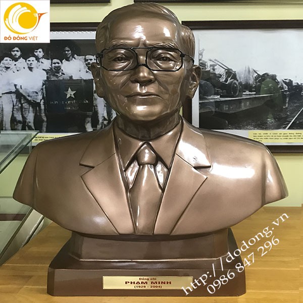đúc tượng cố hiệu trưởng