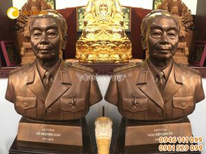 Tượng Đại Tướng Võ Nguyên Giáp bằng đồng