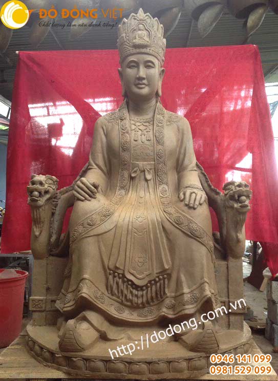 Tạo mẫu tượng thánh mẫu chúa me cao 137cm trong đền thờ tại Hải dương