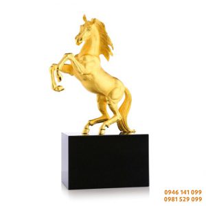20 dáng ngựa đẹp đúc đồng mạ vàng