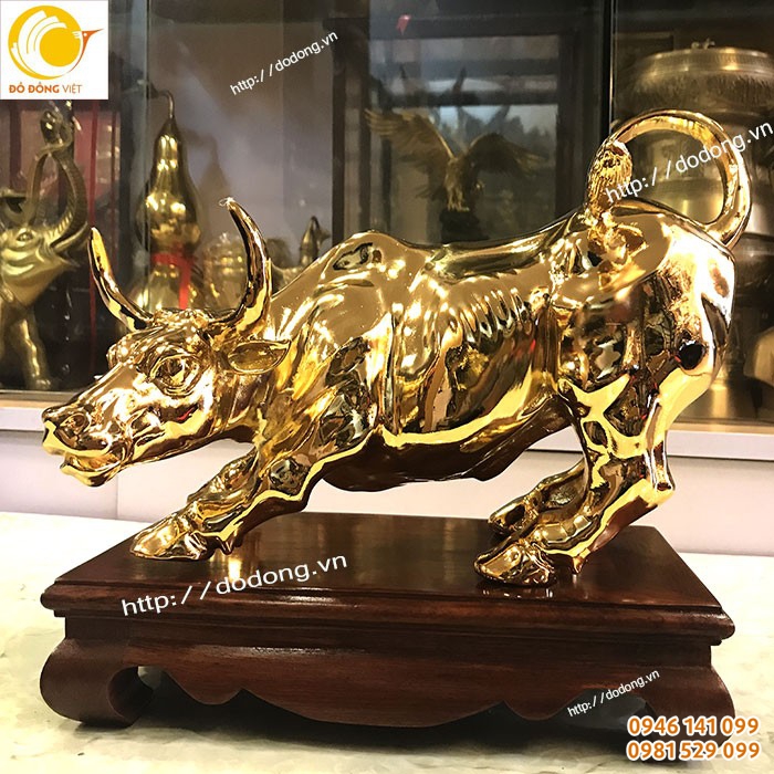 Tượng trâu dáng khỏe mạnh tượng trưng cho sự thăng tiến, thành công trong kinh doanh đang trên đà phát triển