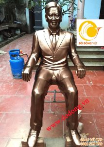 Đúc tượng toàn thân ngồi đồng đỏ 1,2m tỷ lệ 1/1