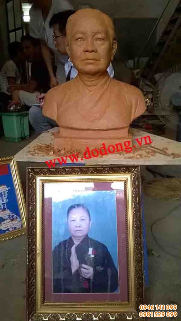 tượng theo ảnh