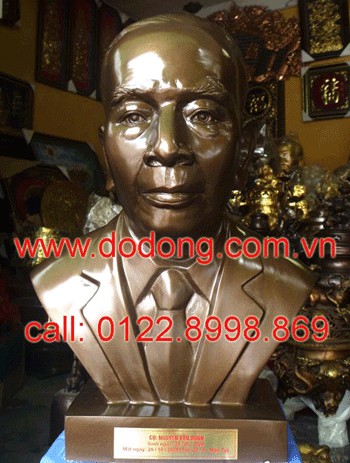 Tượng bán thân cao 50cm, khắc tên, tuổi,ngày tháng mất...